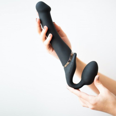 Безремінний страпон з вібрацією Strap-On-Me Vibrating Black M, діаметр 3,8см, пульт ДК, регульований - фото №6