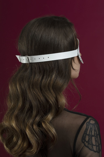 Маска на очі з заклепками Feral Feelings - Blindfold Mask, натуральна шкіра, біла - фото №3