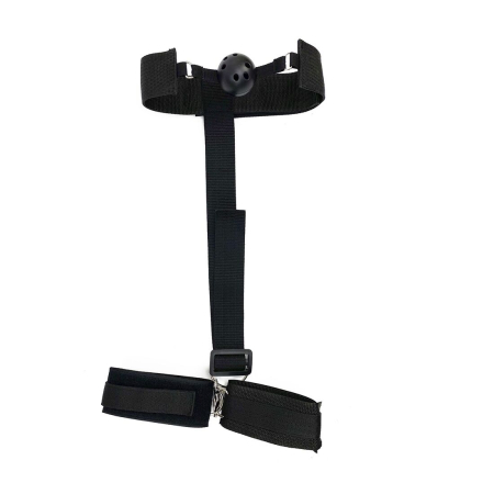 Кляп з пластиковою кулею та наручниками Art of Sex – Handcuffed Gag, чорний - фото №3