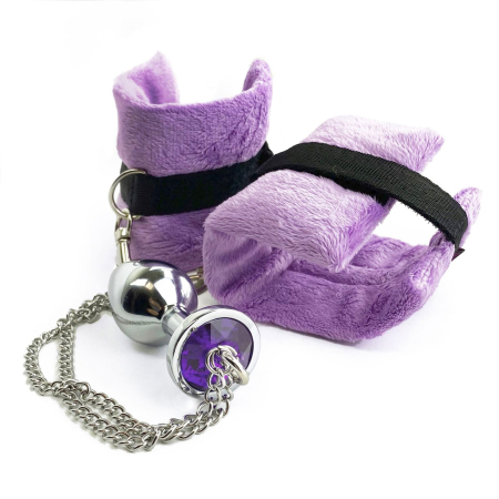 Наручники з металевою анальною пробкою Art of Sex Handcuffs with Metal Anal Plug size M Purple - фото №5