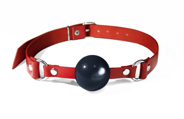 Кляп силіконовий Feral Feelings Silicon Ball Gag Red/Black, червоний ремінець, чорна кулька - фото