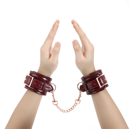 Шкіряні наручники Liebe Seele Wine Red Wrist Cuffs, знімний ланцюжок-кріплення - фото №9